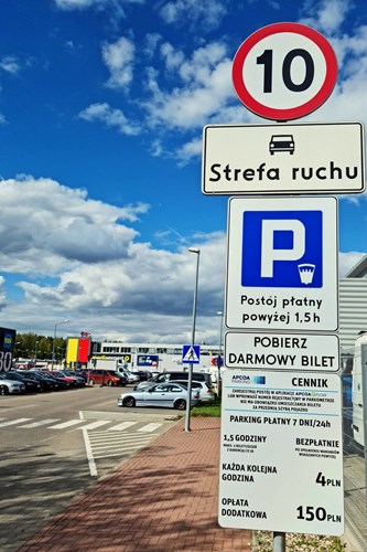 image of a parking sign