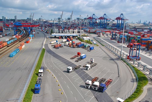 Guiding truckers to available spaces in Port of Hamburg