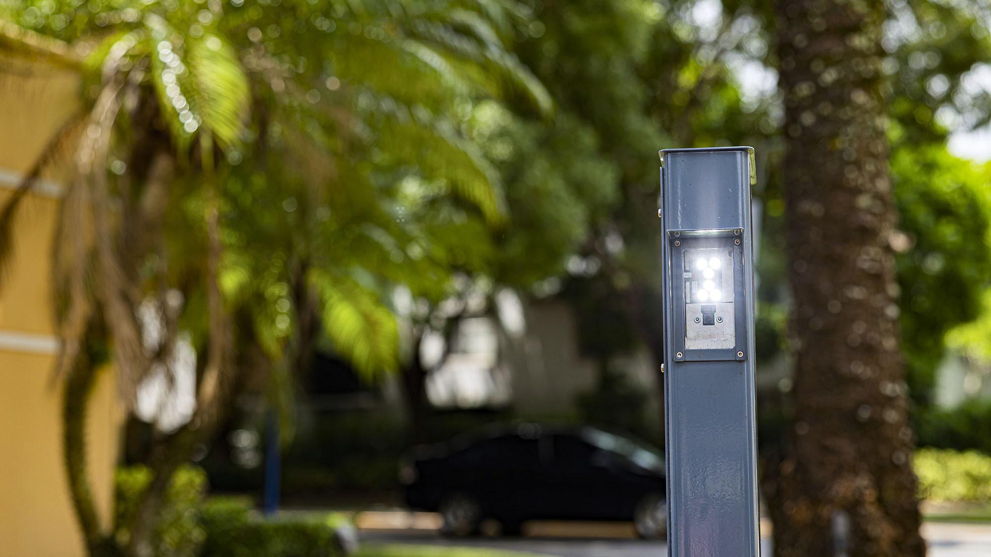  LED lamp is installed next to the camera to illuminate the vehicle plates