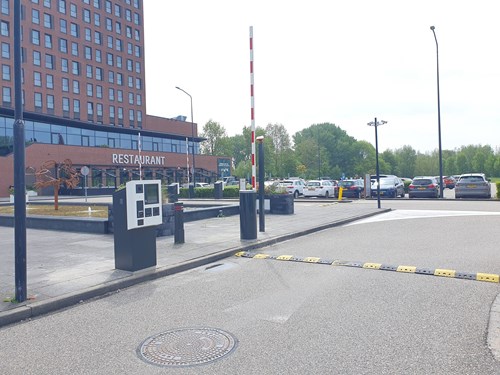 image of a parking gate at Van der Valk hotel in Hoorn